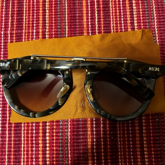 MCM sunglasses - Picture 6 of 9